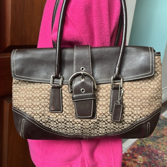 Coach Soho Legacy Signature small C’s Jacquard / dark brown leather buckle front - Picture 3 of 17